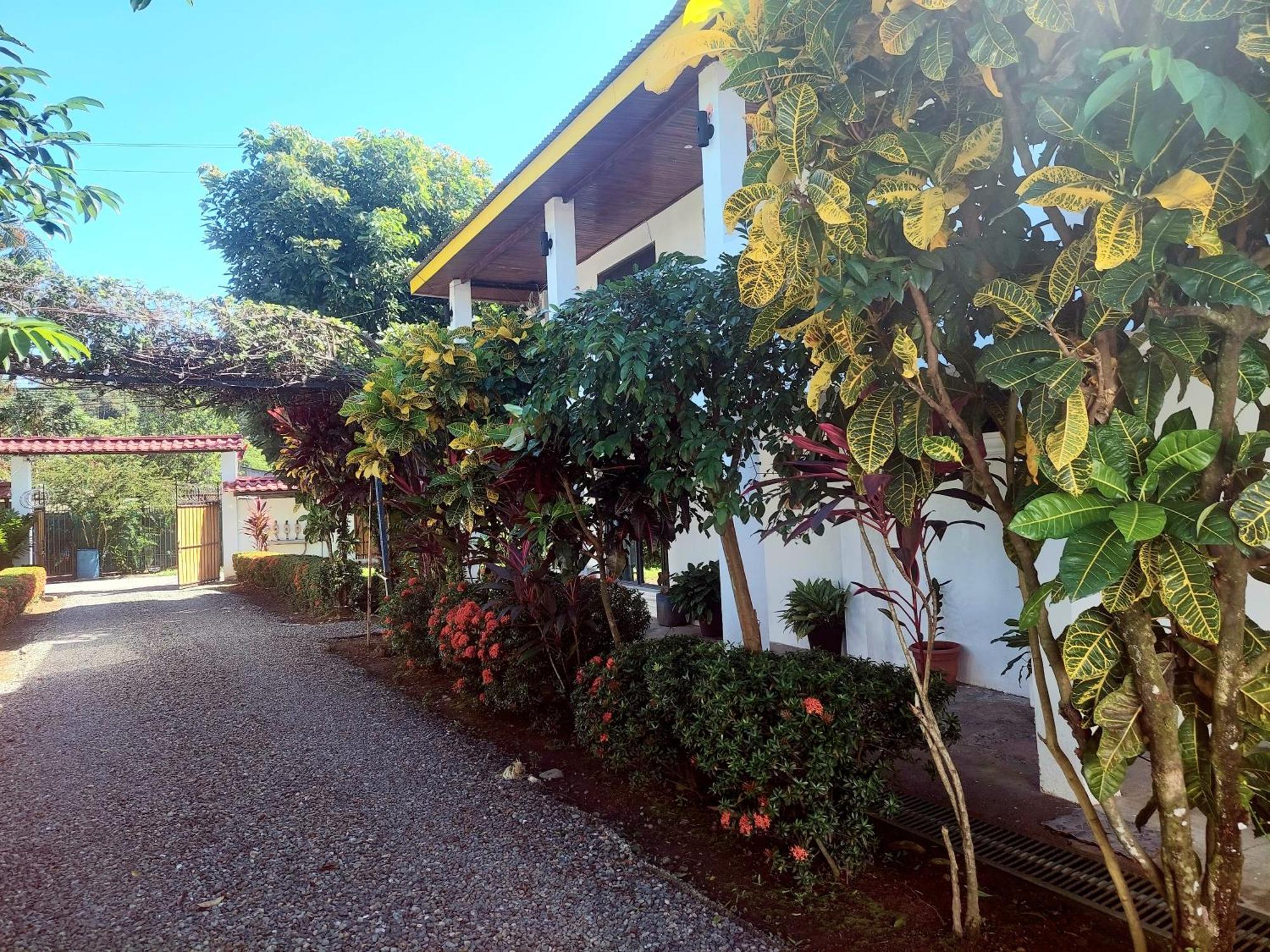 Hospedaje Quepos Exterior foto